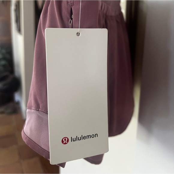 Lulu Lemon Hotty Hot Short II - Picture 4 of 9